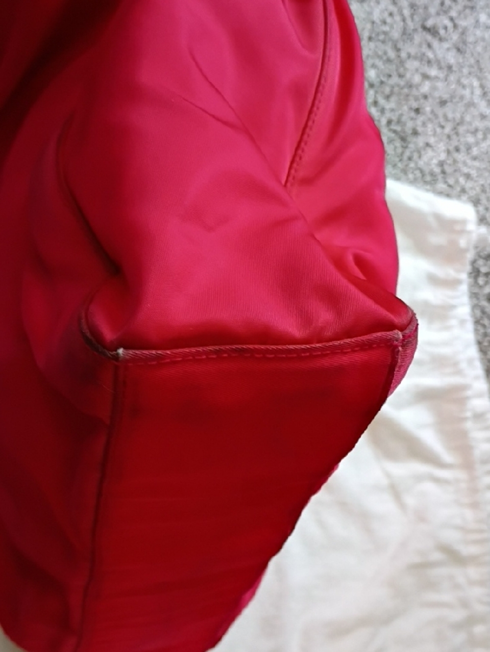 Authentic Vintage Red Prada Tessuto City Tote With Dust Bag and Auth Card. - Picture 8 of 15
